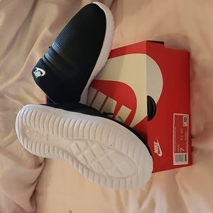 Woman's Nike Burrows